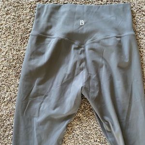 Buff bunny dreamy legging in color shaded